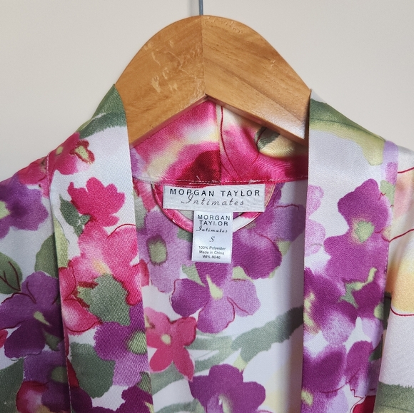 Morgan Taylor Floral Robe - Picture 6 of 9